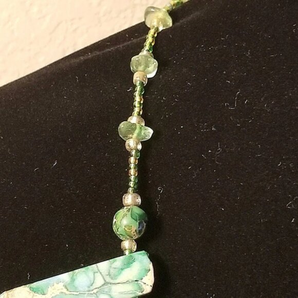 Elegant Green Jasper Necklace - Picture 3 of 7